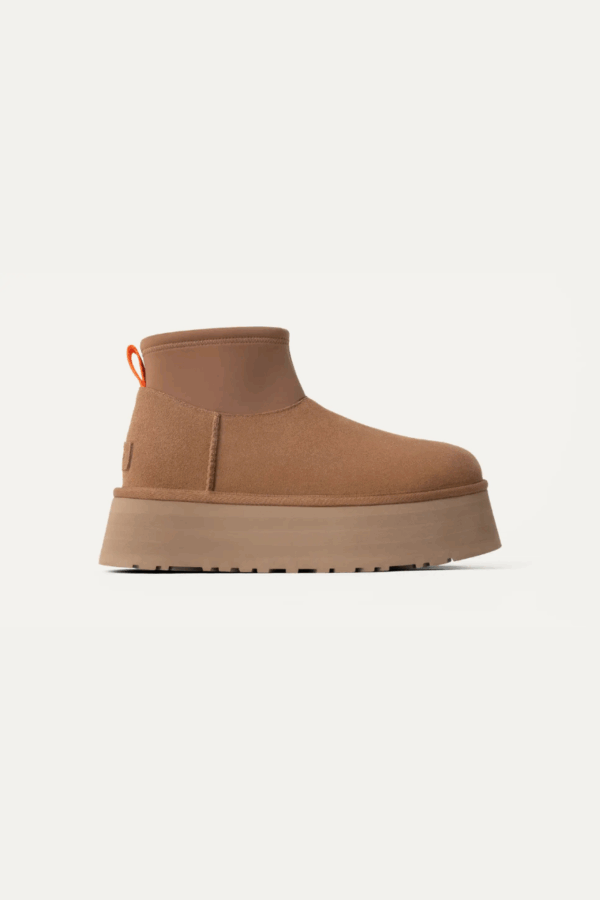 UGG - CLASSIC MINI DIPPER BOOT IN CHESTNUT