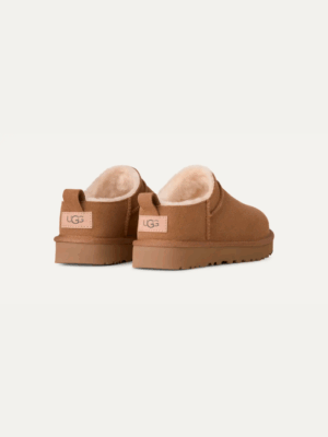 UGG - CLASSIC MICRO BOOT IN CHESTNUT - Image 2