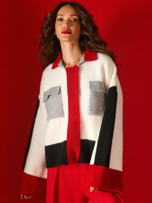 TAILOR MADE - KNIT SHORT COAT WITH PAT AND POCKETS - ONE SIZE