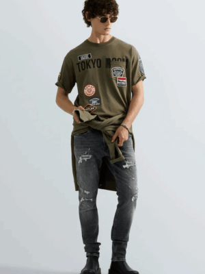 REPLAY - T-SHIRT WITH BREAST POCKET AND PATCHES